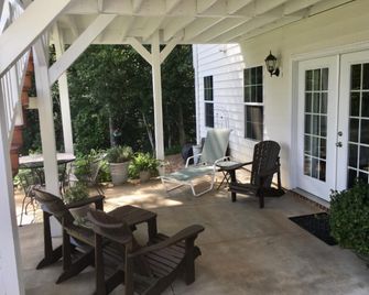 A Mighty Oak B&B - Pinnacle - Patio