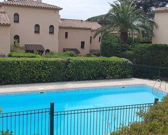Bright cocoon in Sainte-Maxime - close to the sea - Sainte-Maxime - Pool