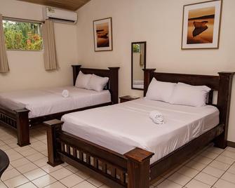 Hotel Don Fito - Golfito - Schlafzimmer