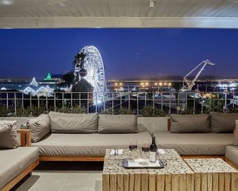 Queen Victoria Hotel By Newmark - קייפ טאון - מרפסת