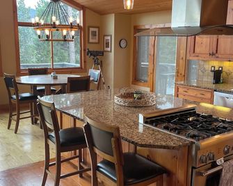 Mountain Chalet in heart of Grand County, Hot Tub, Dogs welcome, Child Friendly - Tabernash - Cuisine