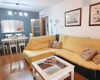 Spacious apartment with mountain view in Tabernas, 99 sqm - Tabernas - Living room