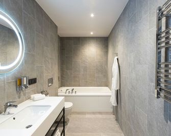 Vilnius Grand Resort - Vilna - Baño