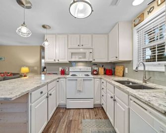 Blue Heron Bungalow at Lake Tillery - Albemarle - Kuchyň