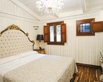 Los Pilares de Ronda Boutique & Hotel - Ronda - Habitación