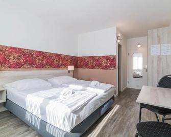 Hotel Cafe Galerie - Garbsen - Slaapkamer