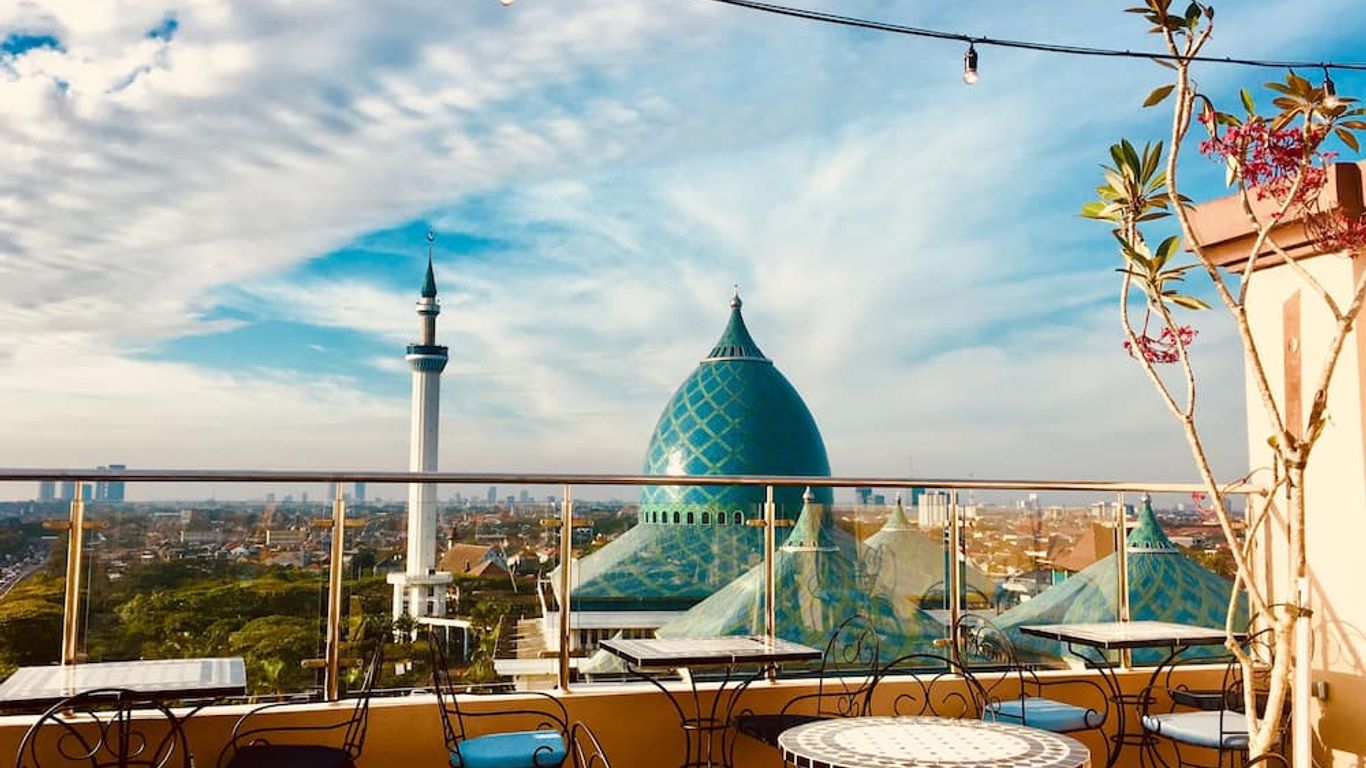 ناميرا سيارياه هوتل سورابايا