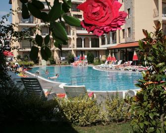 Aparthotel Rose Village - Nesebar - Piscina