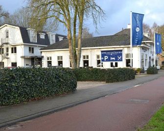 Stay Steps from Historic Steam Train and Scenic Forest Routes! Onsite Dining! - Beekbergen - Gebäude