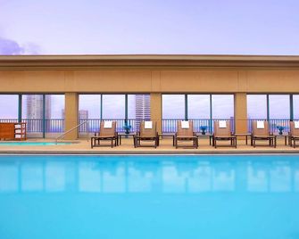 2 Connecting Suites with Three Beds at a 4 Star Hotel by Suiteness - Jacksonville - Piscina