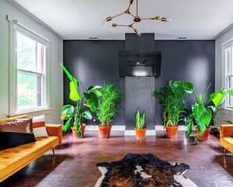 Jungle Thyme - Chillicothe - Lobby