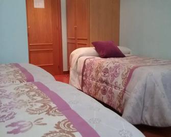 Hostal Campus - Burgos - Bedroom