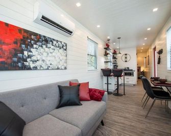 The Merlot - Unique Container Home Near Waco Attractions - Bellmead - Slaapkamer