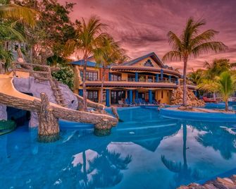 Caribe Tesoro - Coxen Hole - Pool