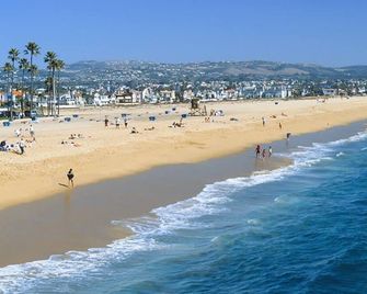 Spacious 3br Yard Bbq Games Free Parking 0r2 - Costa Mesa - Beach