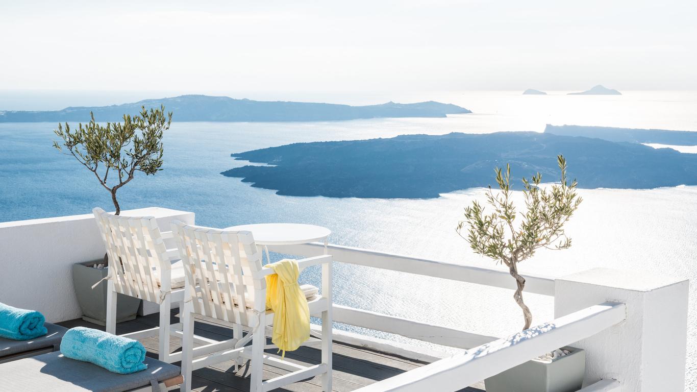 On The Rocks Hotel