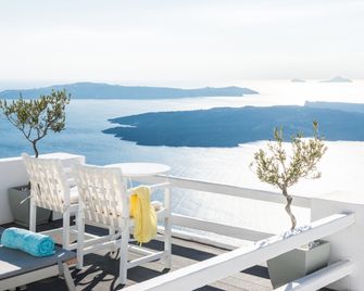 أون ذا روكس - سمول لوكشري هوتلز أوف ذا وورلد - فيرا - شرفة