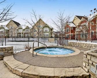 Spacious Blue Mountain 2 Storey - Wifi, Pool, Close to the Village & Golf - The Blue Mountains - Pool