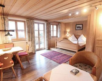 Appartementhaus Schirsner - direkt am See & am Kurpark - Schliersee - Schlafzimmer