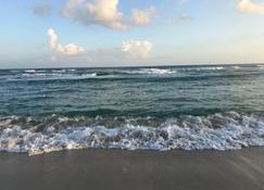 Caribbean Sea view large beach entire condo free wifi & netflix - Guayacanes - Playa