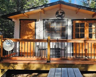 Quiet, adorable cabin near beach and Acadia - Surry - Edificio
