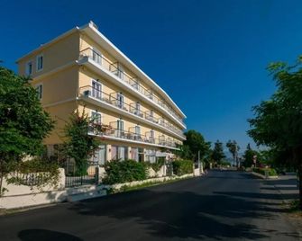 Aegli Hotel - Perama - Building