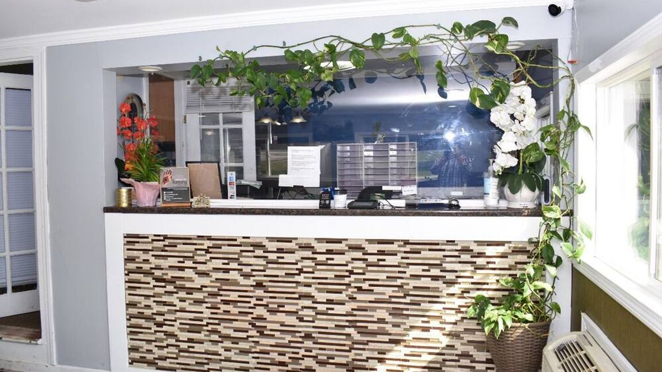 Pilgrim Inn & Cottages