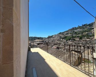 San Giorgio Modica Hotel - Modica - Balkon