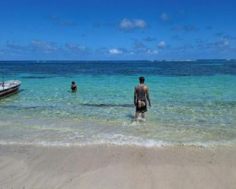 Graces Place Cool Spot - Little Corn Island - Playa