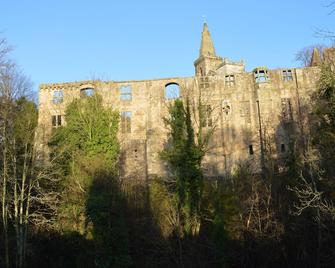 Carnegie Holiday Cottage - Dunfermline - Building