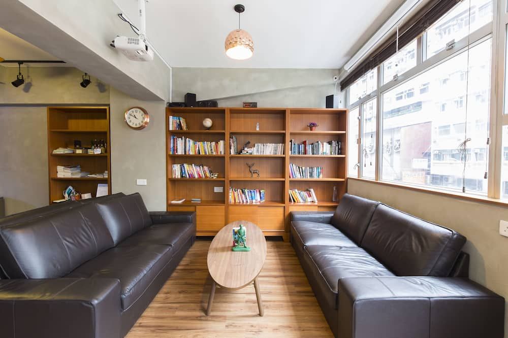 بيت شباب تشيك إن إتش.كيه