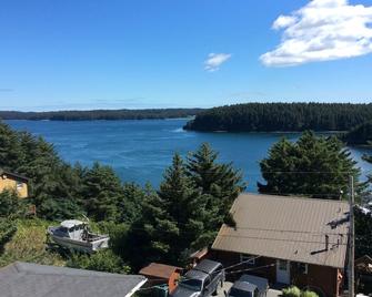 Fresh Upgraded Interior Alongside Kodiak's Pristine Exterior - Kodiak - Outdoors view