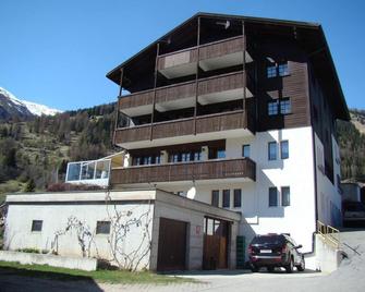Hotel Weisshorn - Goms - Building