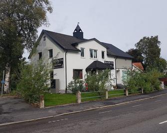 Stop at The Cross - Dalsjöfors - Edificio