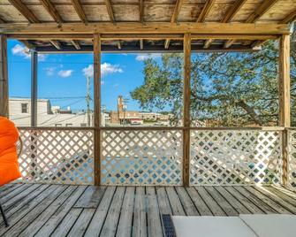 Sebring Circle Studio Stay- Postcard Mural Views - Sebring - Balcony