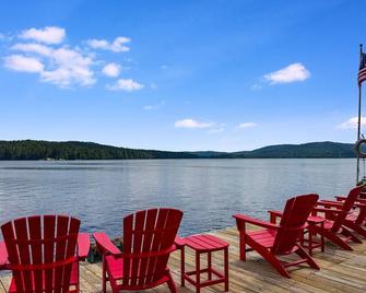 Lakeside Lodge - The Carriage House - Inlet - Patio