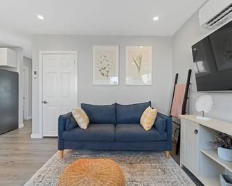 The Garden Retreat in Welland, On - 1BR,Free Parking and Workspace - Welland - Sala de estar