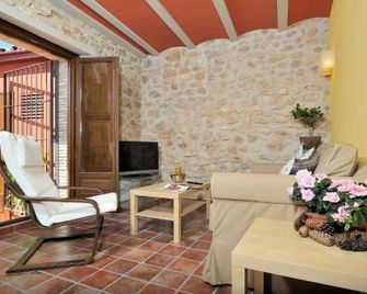 Masia Casa Roja - Bañeras - Sala de estar