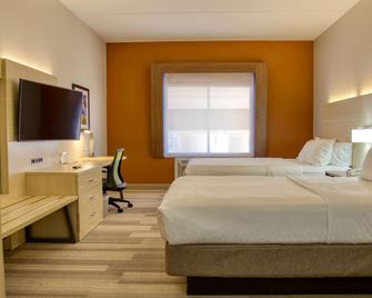 Holiday Inn Express Hotel & Suites Byram - Byram - Habitación