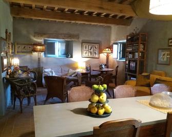 Cardaneto B&b - Montone - Sala pranzo