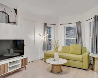 Entire newly renovated one-bedroom apartment - Cambridge - Wohnzimmer