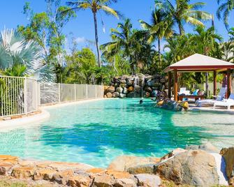 Spa Haven 17B Ocean View - Airlie Beach - Piscina