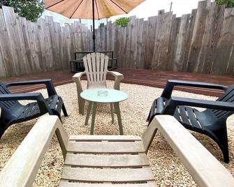 Cottage \'Ile d'Oléron\' with 7x7m pool, 20 minutes from the beaches - Champdolent - Patio