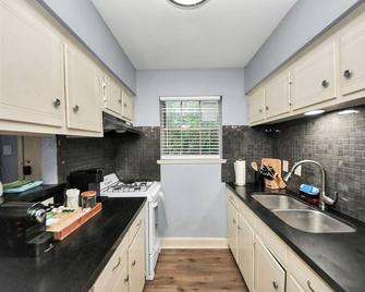 First Floor City Sanctuary - Houston - Keittiö