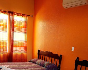 Anchorage Beach Resort - Caye Caulker - Sovrum