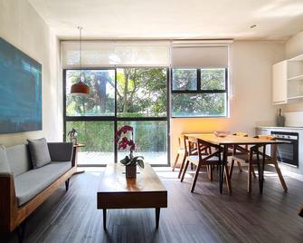 Bee Suites Santa Ana - Santa Ana - Sala de estar