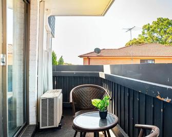 Bankstown Motel 10 - Sydney - Balcony