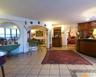 LH Albergo il Paradiso - Pescasseroli - Rezeption