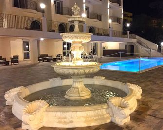 Hotel Riviera Palace - Porto Empedocle - Басейн