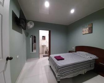 Cuartos Casa Blanca - León - Bedroom